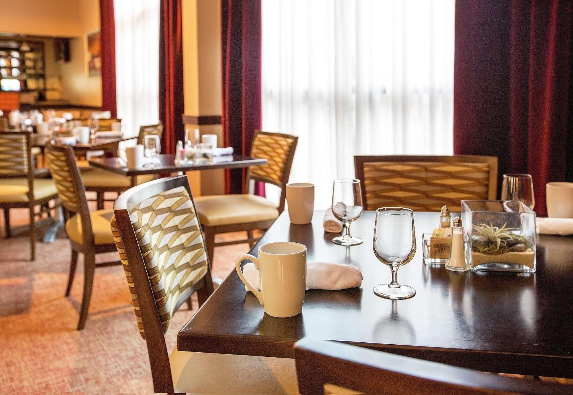 Hotel Doubletree By Hilton Charlotte Airport Esterno foto