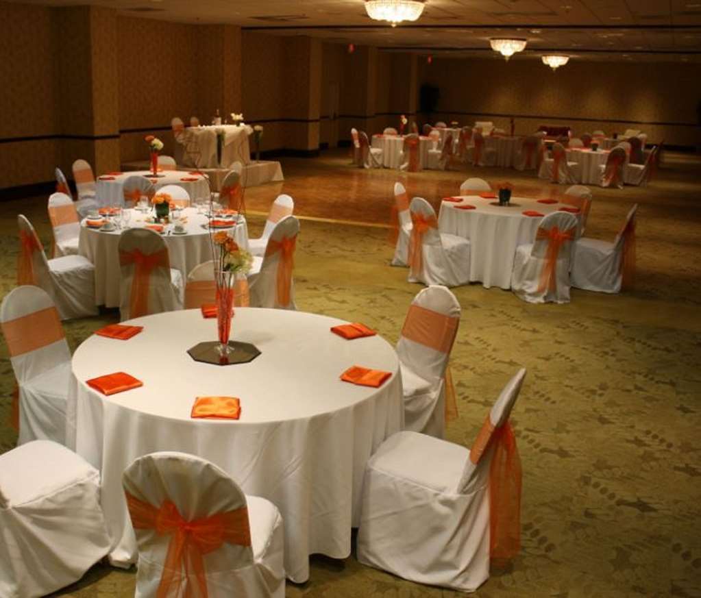 Hotel Doubletree By Hilton Charlotte Airport Servizi foto